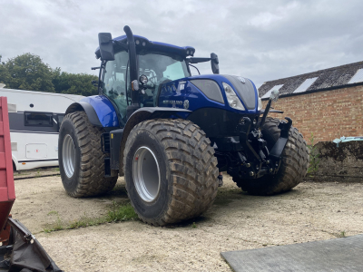 New Holland T7.225 Blue Power Tractor